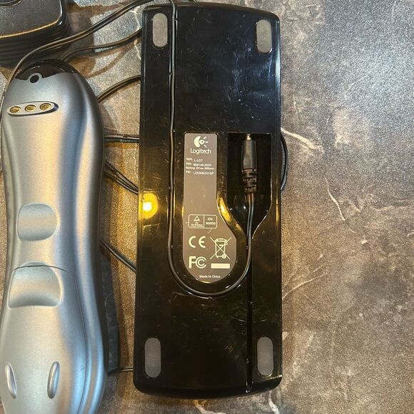 Logitech Harmony 880 Gray Universal Remote with Charging Dock - Picture 7 of 7